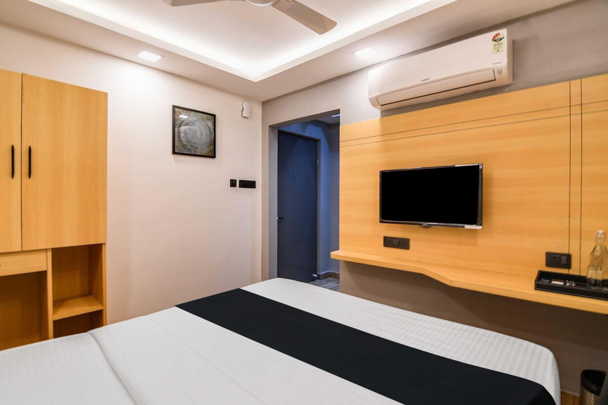 Super Townhouse Oak Sayhallo Ecstasy Bhubaneswar Exterior foto