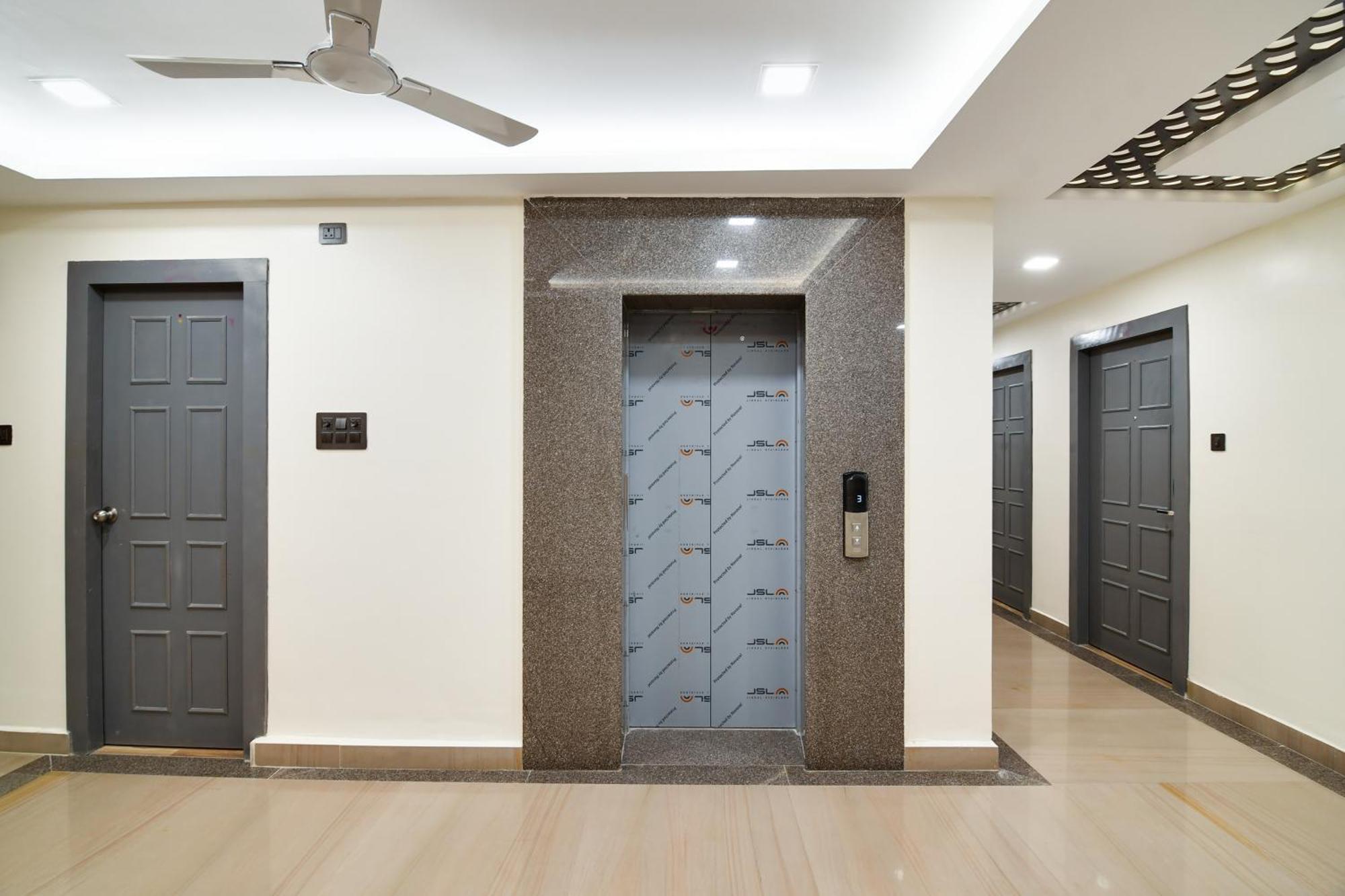 Super Townhouse Oak Sayhallo Ecstasy Bhubaneswar Exterior foto